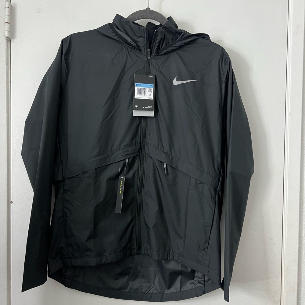 Women’s Nike Packable Running Rain Jacket size M